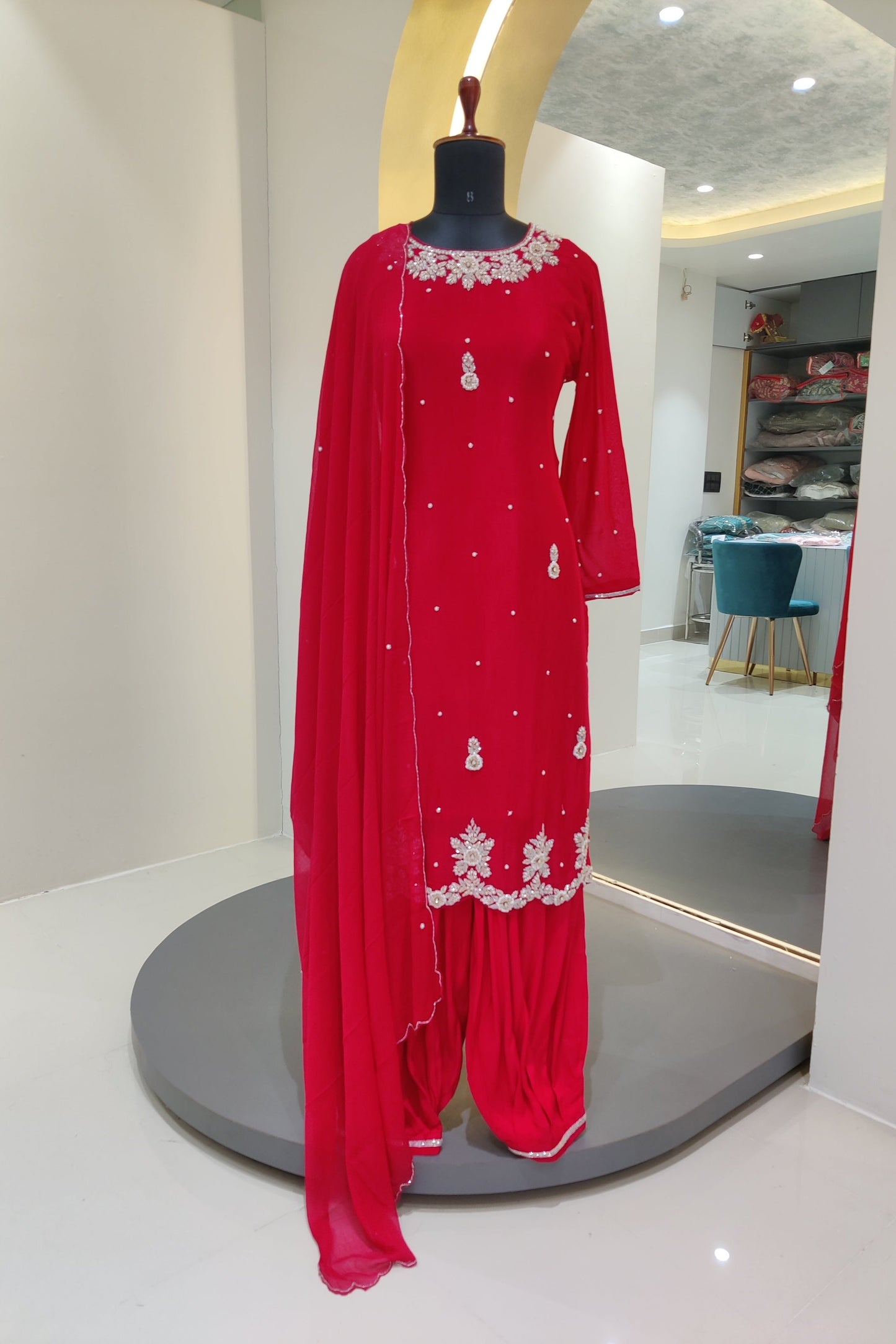 Chinnon suit