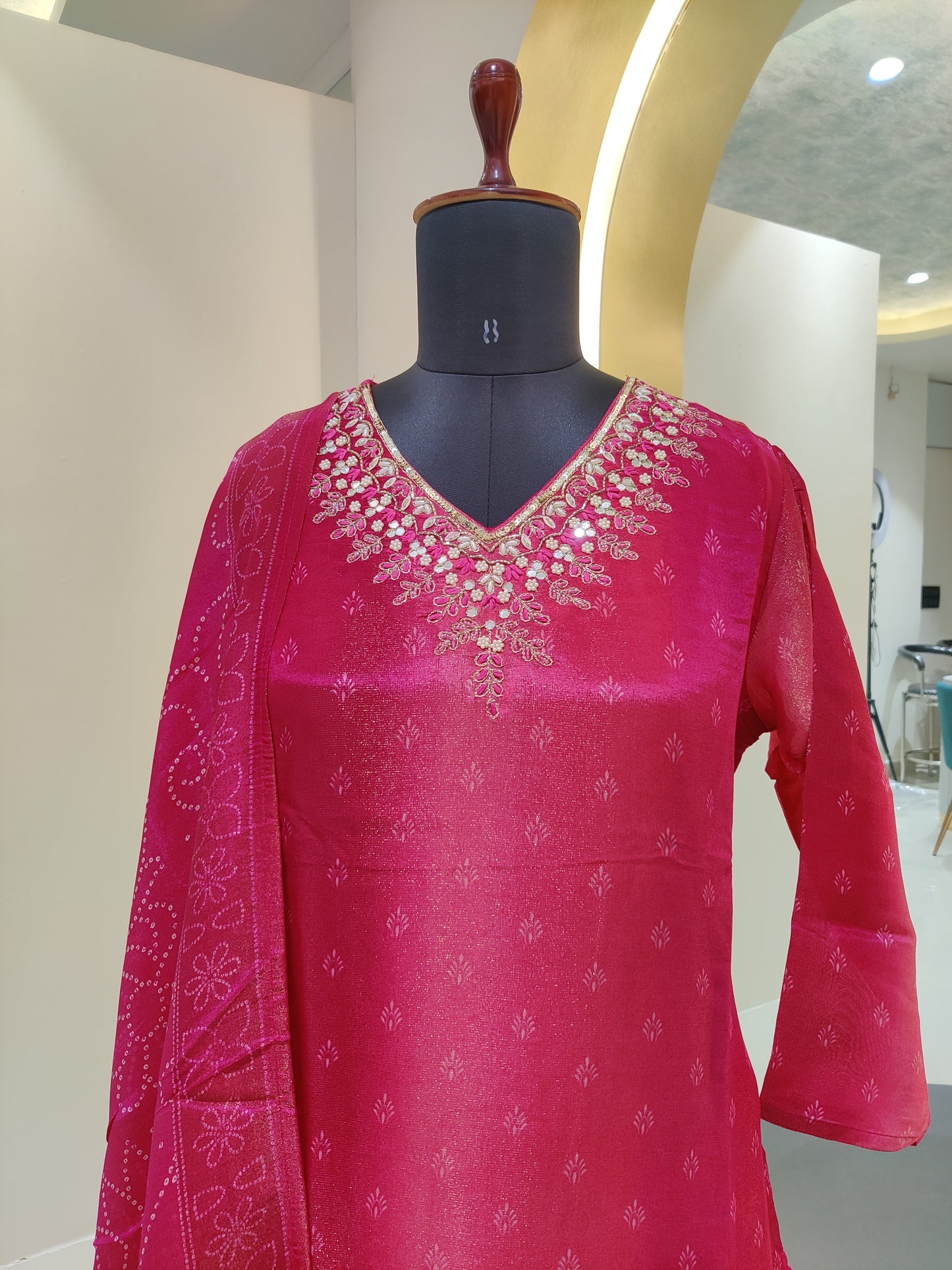 Tissue shimmer with hand work - Dark Pink
