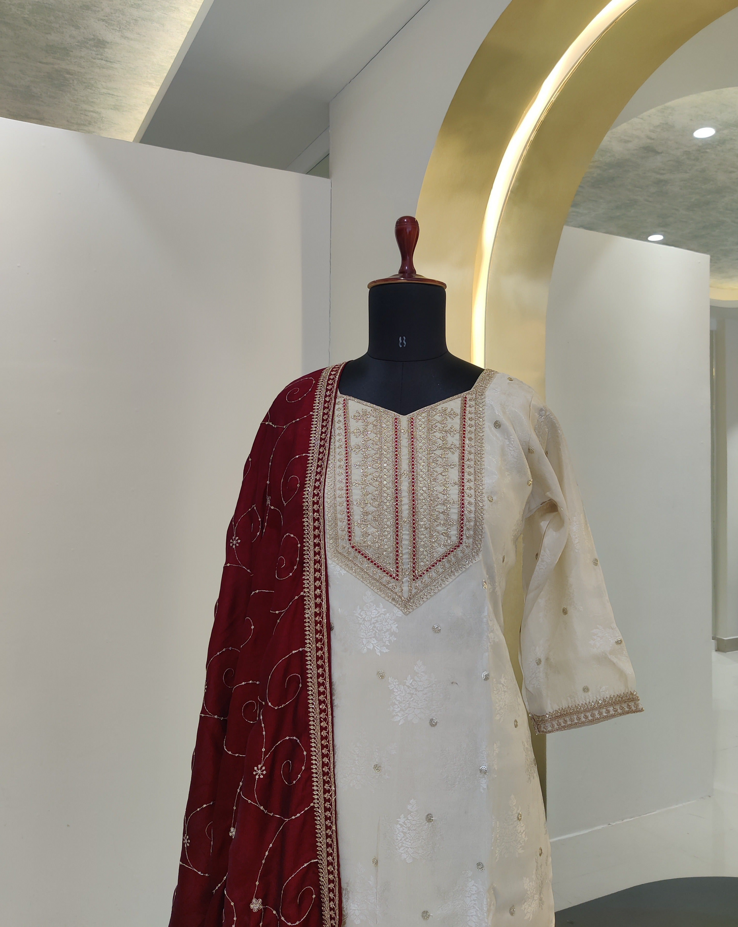 Tissue shimmer silk suit