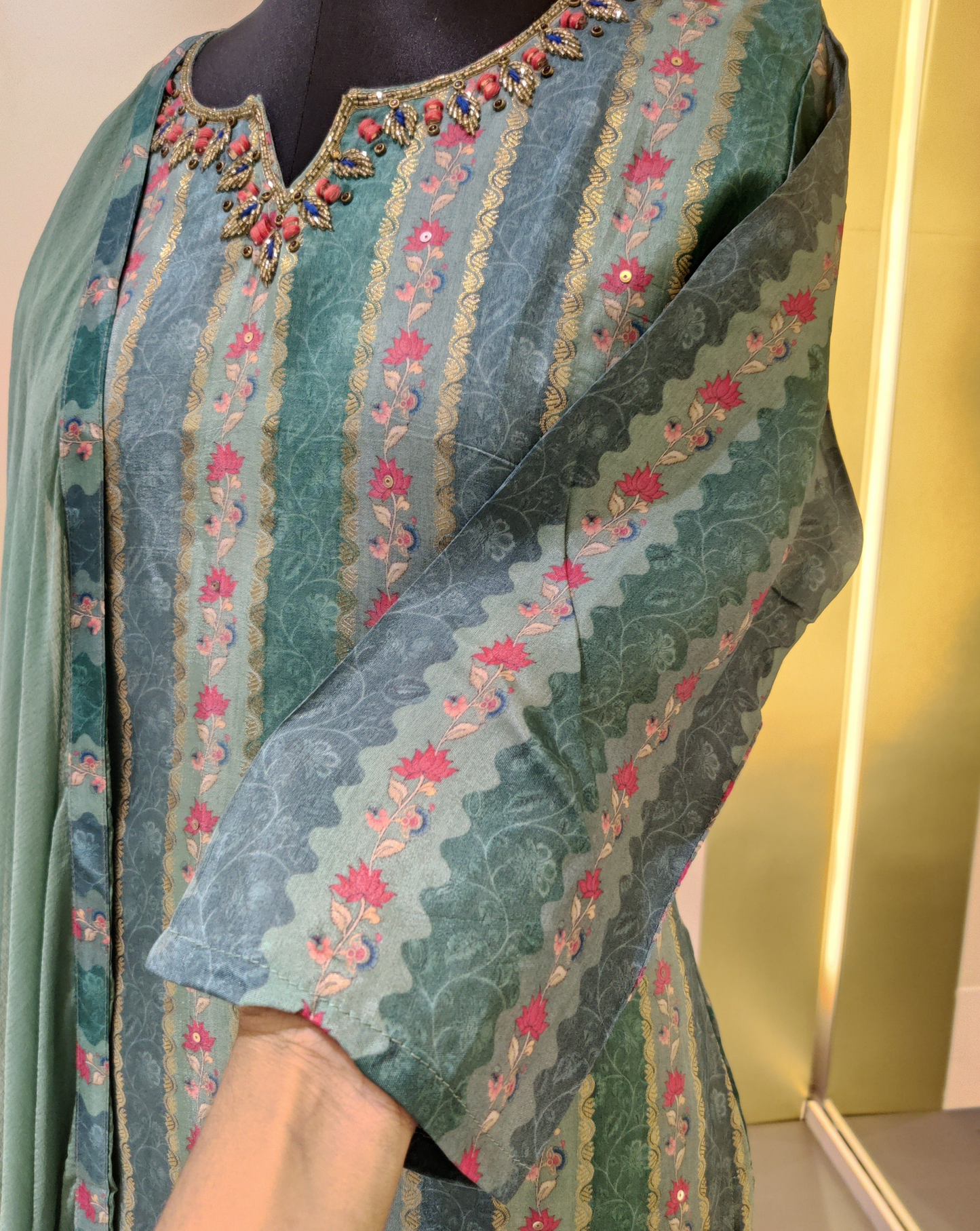 Dola silk printed kurta set