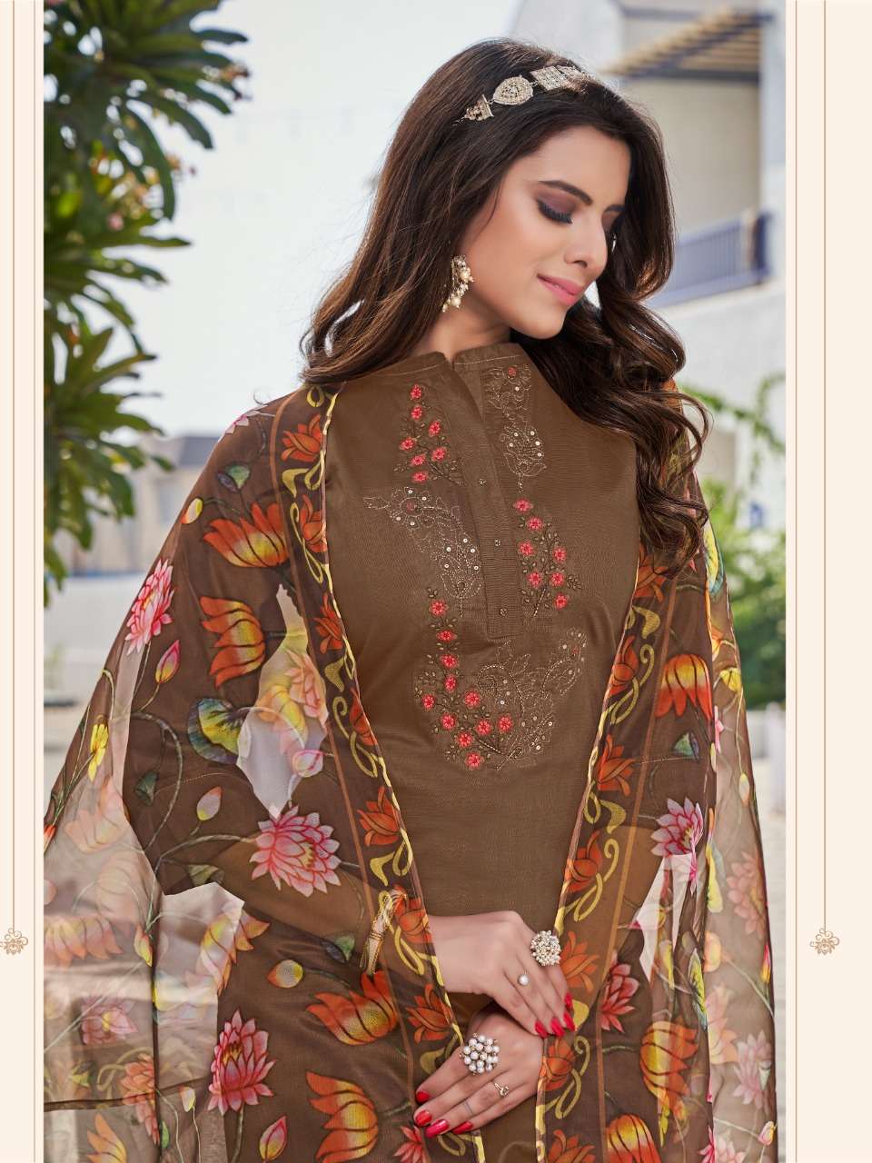 Silk suit with organza details