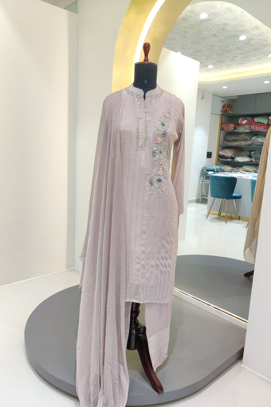 Chinnon hand work suit