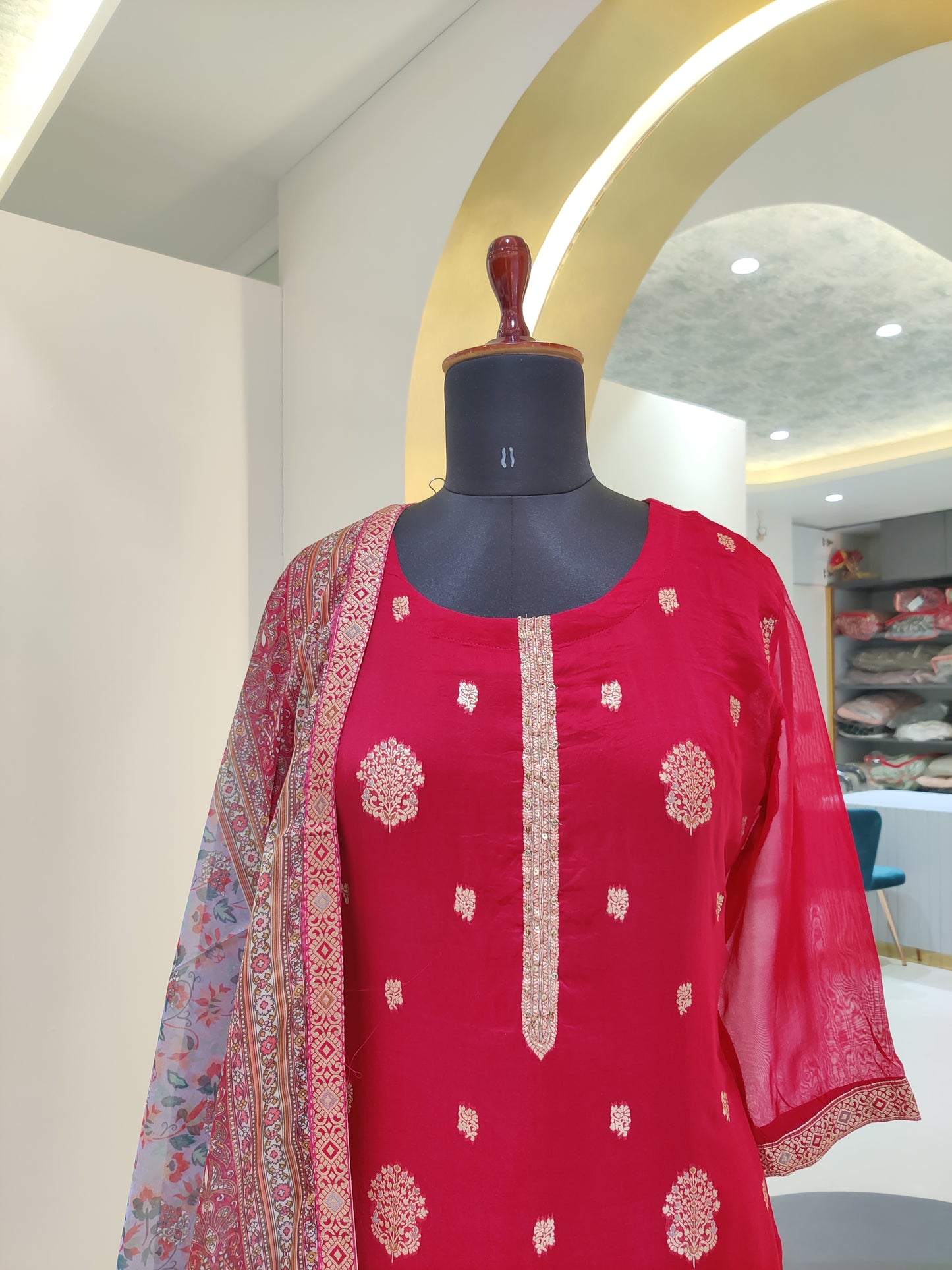 weaved organza suit