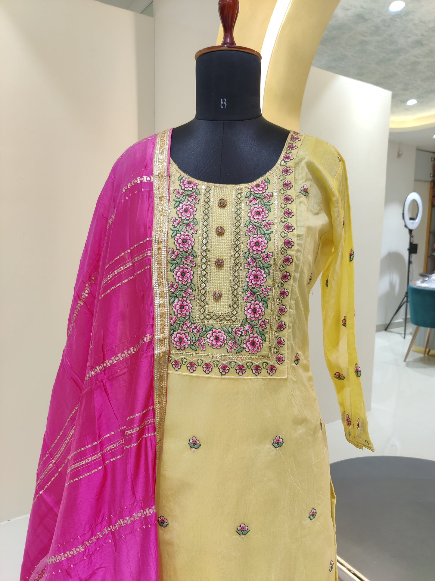 Chenderi silk suit - Yellow