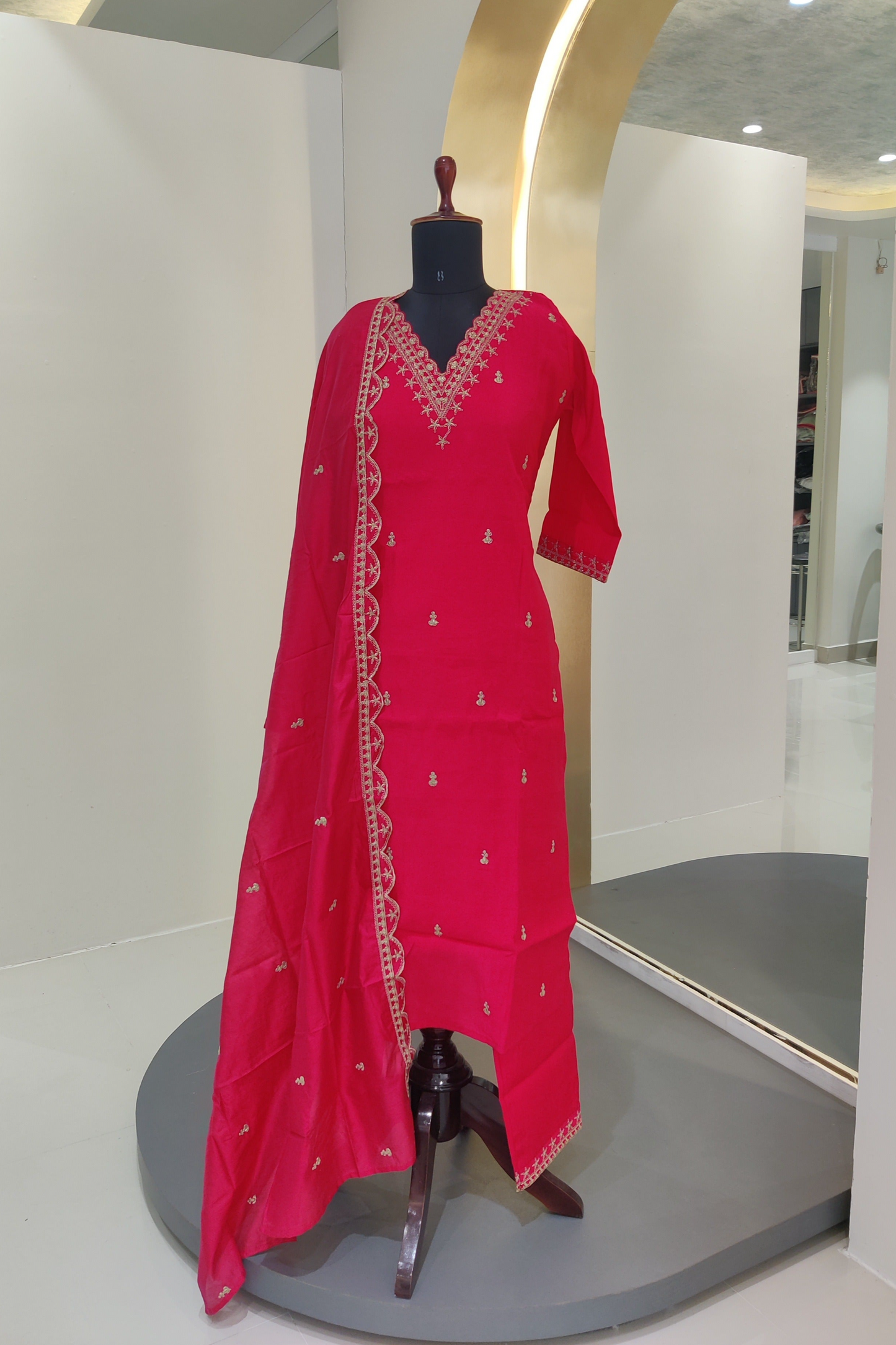Roman silk kurta set